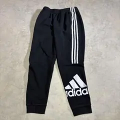 【160相当】アディダス XLキッズ スウェットパンツ ブラック 3ストライプのサムネイル