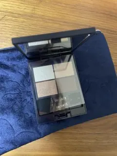 コスメデコルテ　2023ホリデー　アイグロウジェムプレストコンパクト　新品未使用