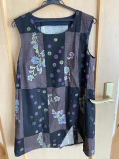 黒と紫花柄ノースリーブチェニック