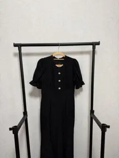 黒いボタン付きロングドレス　春服　定価11000円