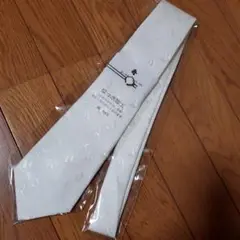 絹の白ネクタイ
