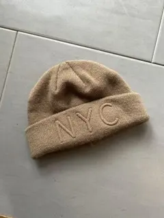 ベージュ NYC刺繍 ニット帽 54-56cm
