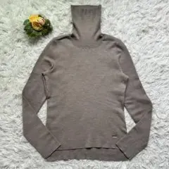 極美品♡フォクシー ニット タートルネック グレースウール ロゴプレート モカ