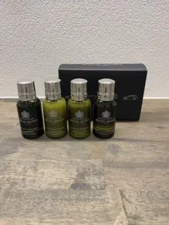 メルセデスベンツ Molton Brown 旅行用シャンプーセット