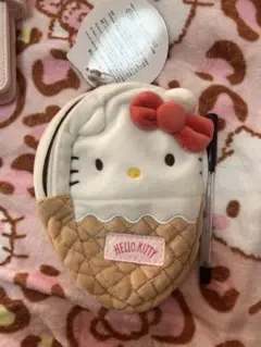 しまむら　ハローキティ アイス型ポーチ
