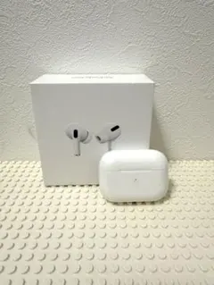 AirPods Pro 第一 世代ホワイト 本体と充電ケーブルセット - メルカリ