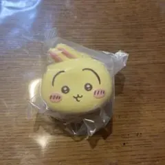 ガチャガチャ　ちいかわ　キャラマカロン　うさぎ