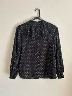 guフリル付きドット柄長袖シャツ