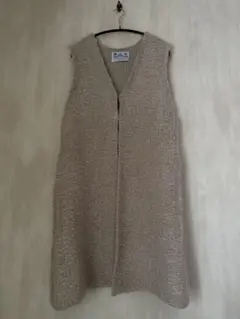 ベージュ ニット ロングベスト Vネック 前開き