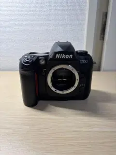 Nikon D100 ボディ 本体のみ 液晶クラックあり ベタつきあり 現状品
