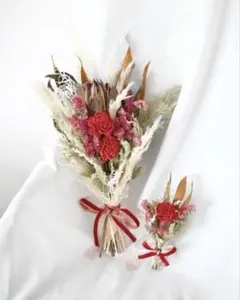 前撮りに！レッド×ホワイトのクラッチブーケ&ブートニア♡ ウエディング