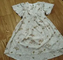 tiny I manon 120cm　花柄ワンピース　半袖　子供服