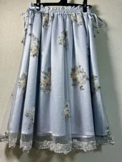 axes femme 水色 花柄刺繍スカート レース仕上げ