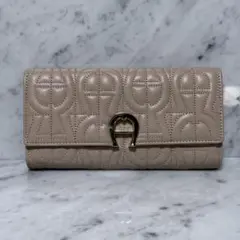 美品 AIGNER アイグナー ベージュキルティング長財布 本革 レザーのサムネイル