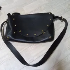 Celine スタッズ付き黒ショルダーバッグ