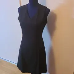 マ*ド様 シンプルなノースリーブワンピース