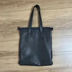 黒いレザートートバッグ