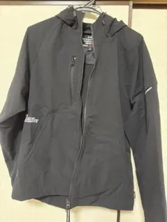 ブラック マウンテンパーカー