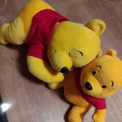 可愛いくまのプーさん 中型ぬいぐるみ 赤