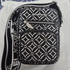 MICHAEL KORS ショルダーバッグ ブラック/シルバー