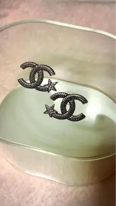CHANELスターCCロゴ ピアス