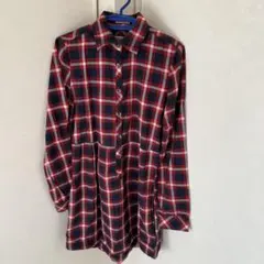 赤と紺のチェック柄長袖シャツワンピース