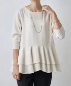 タグ付き　ビアズリー LIVETART 裾フリルブラウス タグ付き ビアズリー LIVETART 裾フリルブラウス