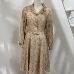 axes femme 花柄ワンピース ベージュ 長袖