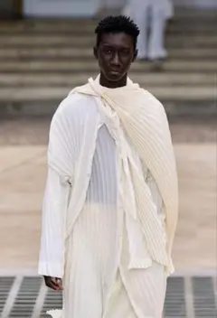 美品] 2024 HOMME PLISSE ISSEY MIYAKE スカーフ - メルカリ