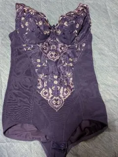 パープル 刺繍入り ボディスーツ
