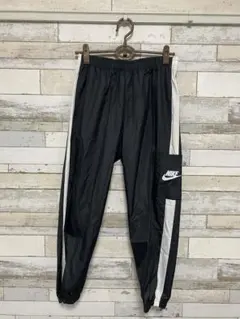 新品定価6820円　NIKE トレーニングパンツロングパンツ　Mサイズ
