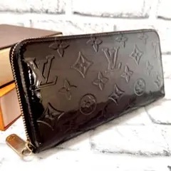 【極美品】 ルイヴィトン ヴェルニ アマラント ジッピーウォレット M93522