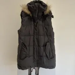PLST フード付きダウンベスト チャコールグレー