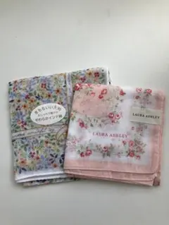 LAURA ASHLEY他　ハンカチ2枚セット