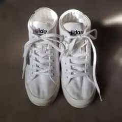 adidas ホワイト 厚底ハイカットスニーカー