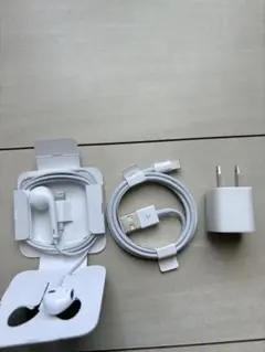 Apple イヤフォンと充電セット