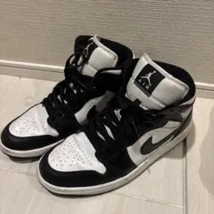 Nike Air Jordan 1 ブラック/ホワイト ミッドカットのサムネイル