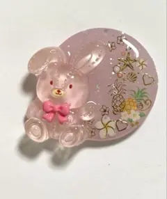 再販不可。立体犬♡ハートレジンヘアゴムブローチ - メルカリ
