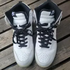 ナイキ　Nike ダンク　ハイカットスニーカー ホワイト/ブラック