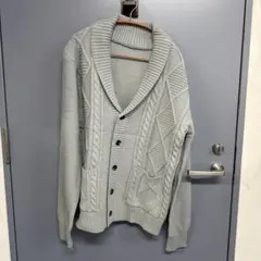 ライトグレー ケーブル編み カーディガン