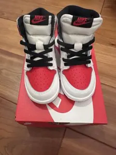 Nike ジョーダン1 ホワイト/レッド