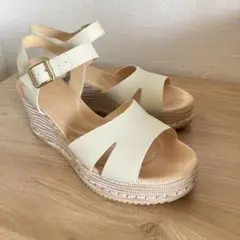 【美品】Clarks アキラエデン ホワイトコンビレザー 24cmのサムネイル