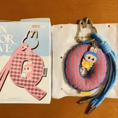 ラブブ イニシャル O キーホルダー　PIN FOR LOVE アルファベット