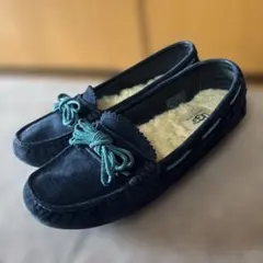 UGG MEENAミーナ モカシン スリッポン24.5cm 紺　ネイビースエードのサムネイル