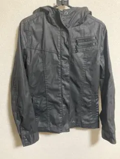 ★中古品　UNIQLOフード付き黒ジャケット　レディースSサイズ