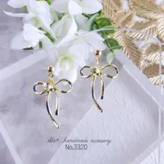 No.3320　上品✨ゴールドリボン結び目ビジュー　ピアス/イヤリング