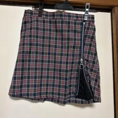 チェックミニスカート