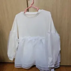 チュールの付いた長袖カットソー