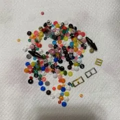 人形用、カラフルなプラスチックボタンベルトバックルなど