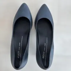 ECCO パンプス ネイビー サイズ39のサムネイル